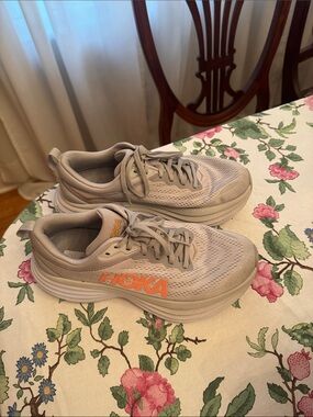Hoka Bondi 8 in Harbor Mist